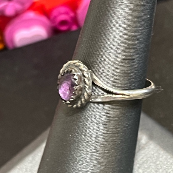 Vintage Native Style Ring - Picture 4 of 11